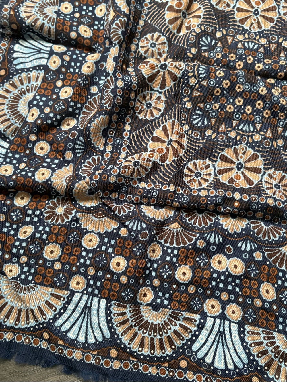 🧡 2/$15 🧡 Patterned Scarf - Picture 3 of 5